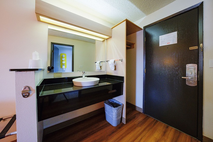 Room 71 of 123