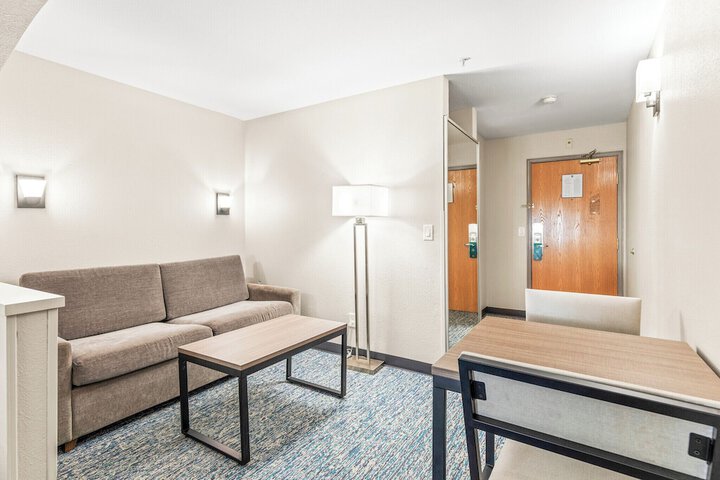 Quality Inn & Suites on the River