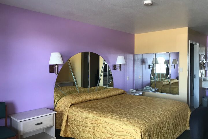Room 11 of 22