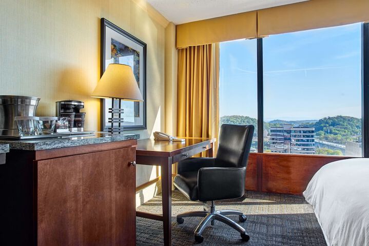 Hilton Knoxville