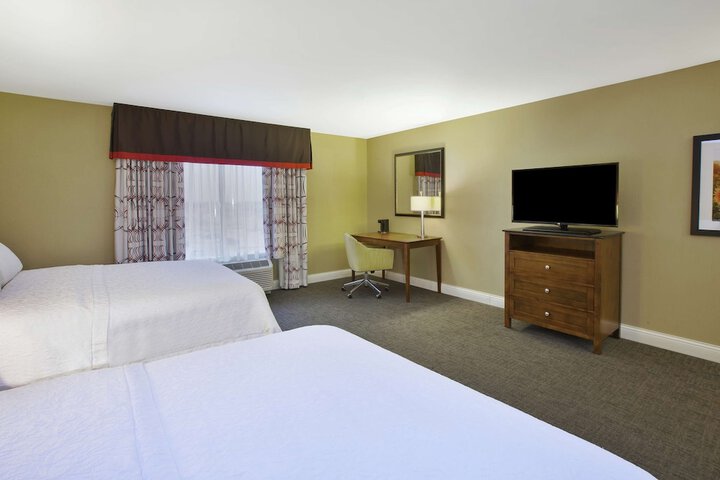 Room 6 of 25