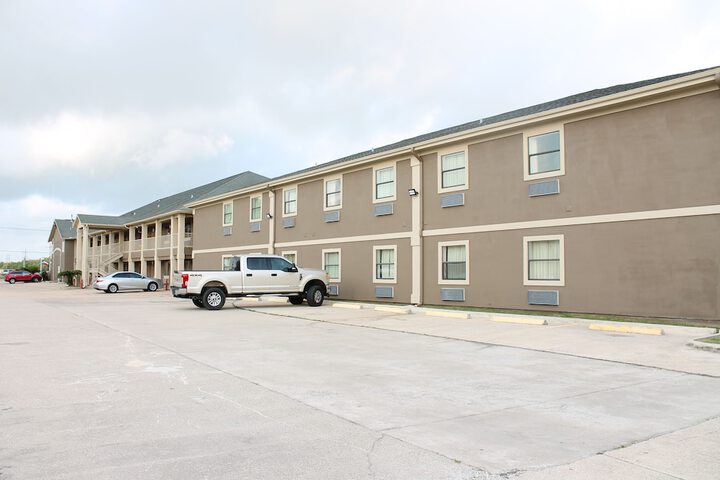 Hotel 3 of 120