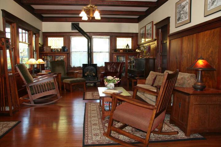 Eureka Street Inn