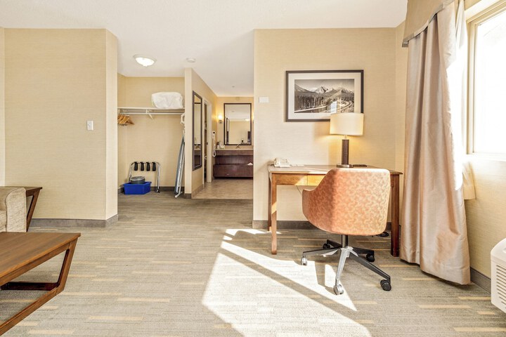 Room 69 of 200