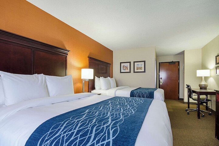 Comfort Inn & Suites Hutchinson