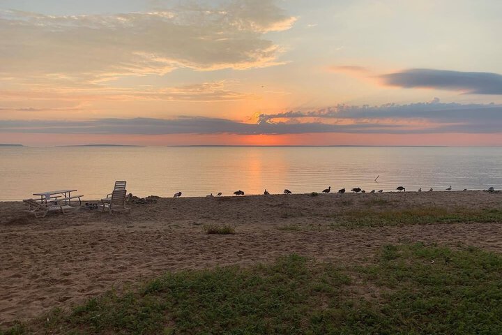 Mackinaw Beach & Bay Inn & Suites