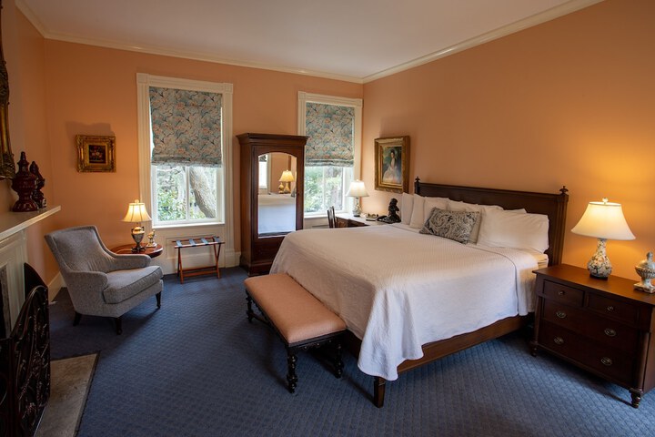 Room 80 of 166