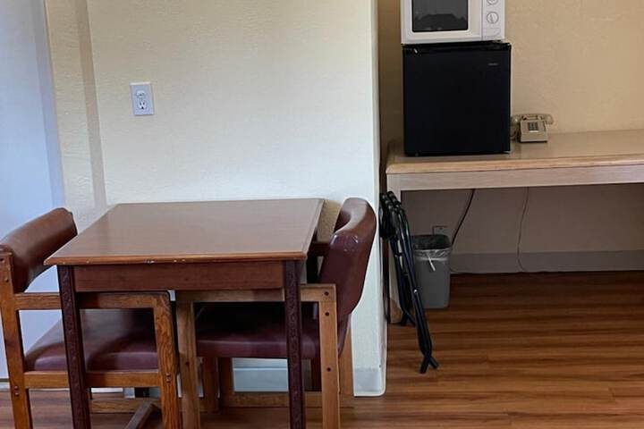 Room 12 of 28