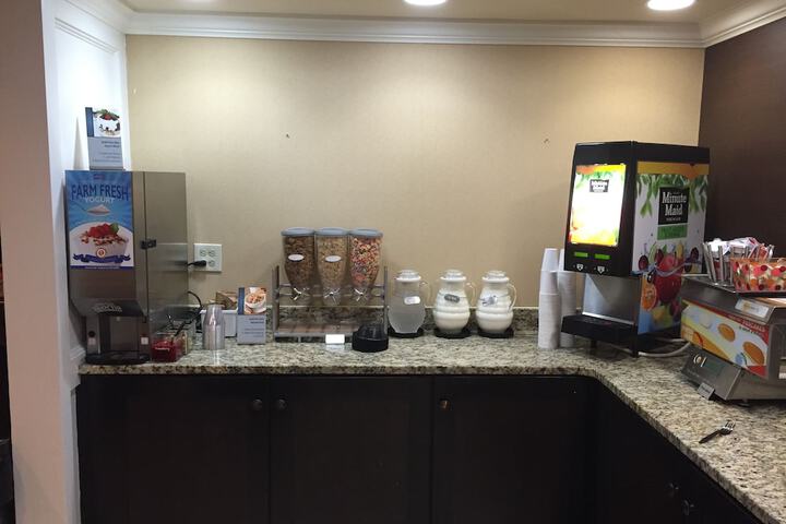 Breakfast/Coffee Service 38 of 45