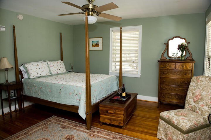 Room 10 of 37