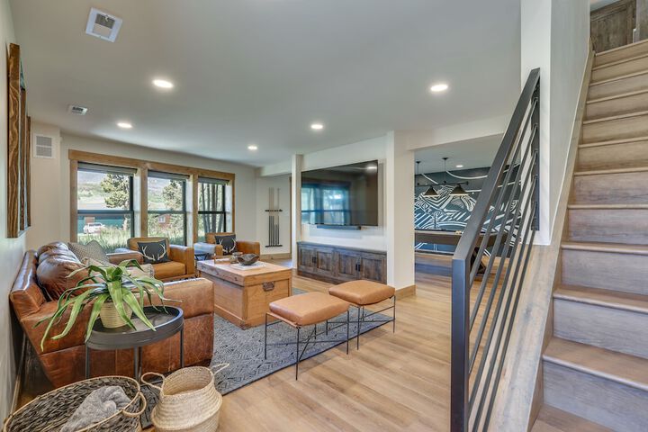 Updated Silverthorne Home w / Hot Tub & Mtn Views!
