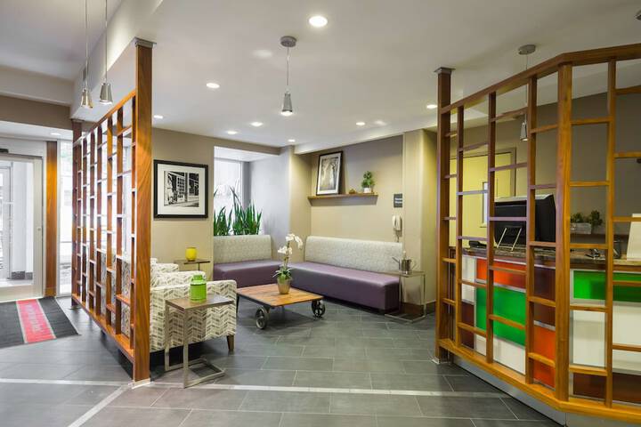 Hotel Interior 6 of 31