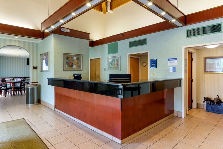 Hotel Interior 11 of 25