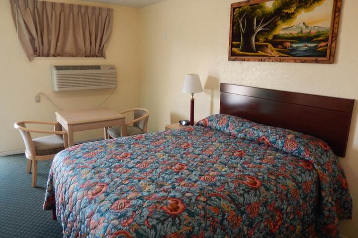 Room 13 of 24
