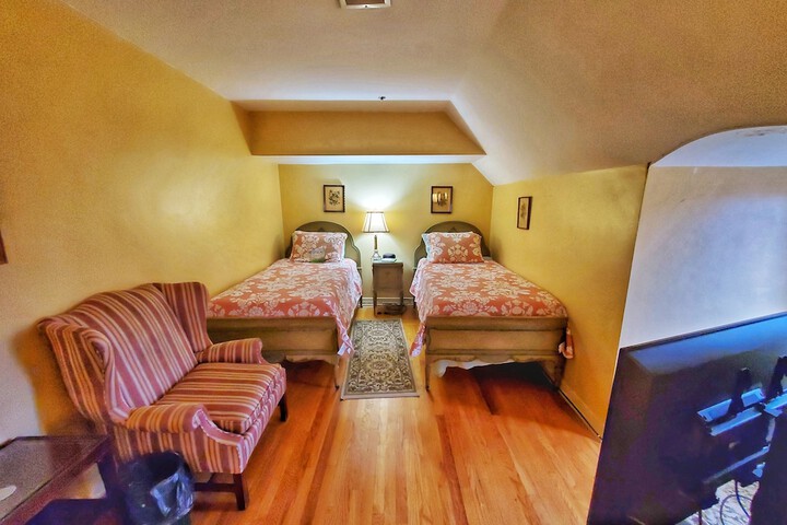 Montague Inn