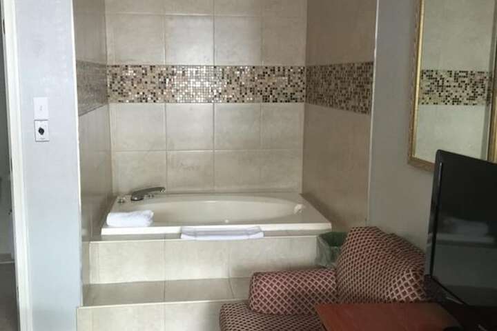 Room 4 of 29