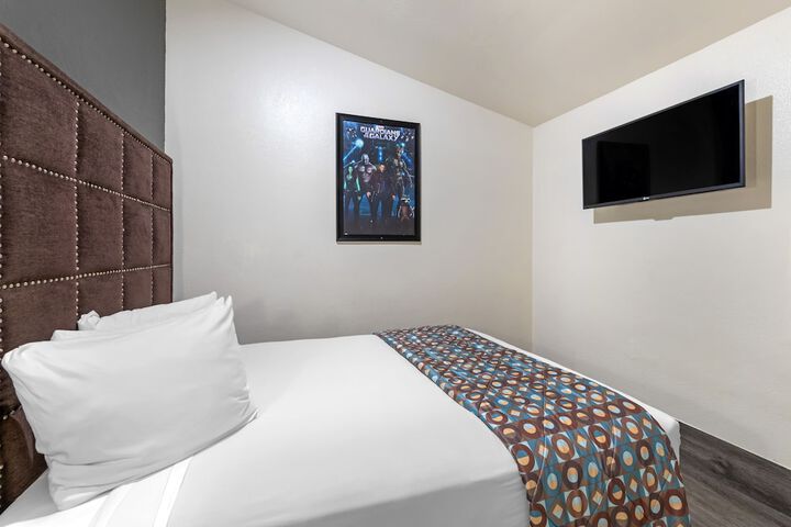 Room 122 of 131