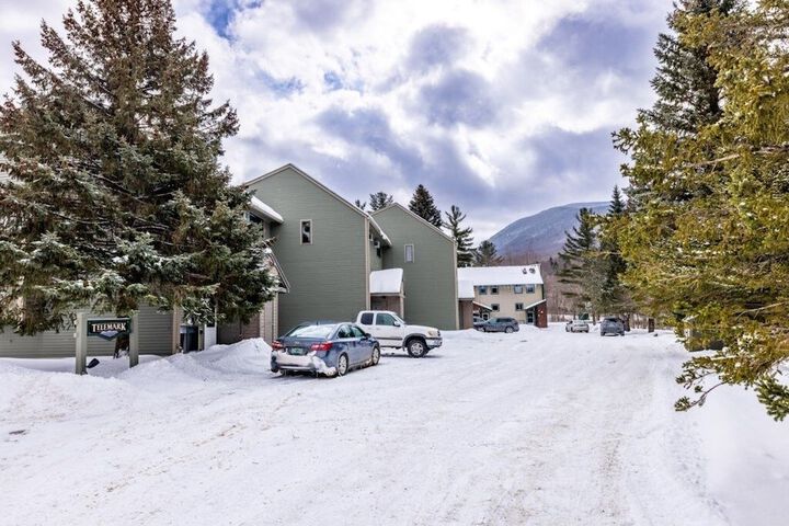 Telemark 5 4 Bedroom Condo by RedAwning