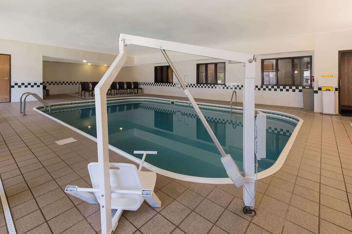 Pool 4 of 32