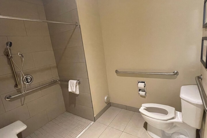 Room 27 of 46