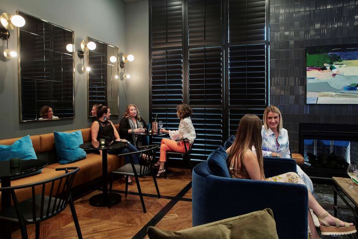 Lounge 40 of 45