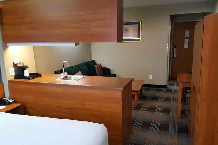 Room 33 of 41
