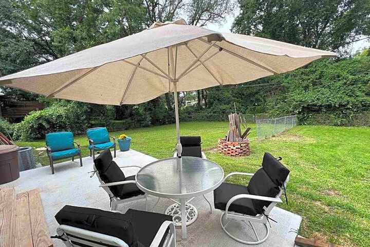 Modern & Cozy 2 bedroom home near downtown Shawnee