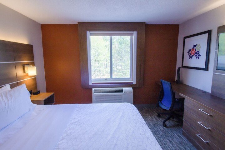 Room 52 of 109