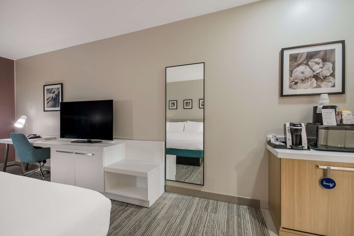 Room 36 of 72