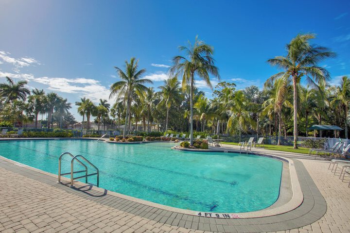 3 Mi to Dtwn Fort Myers: Condo w / Pool & Hot Tub