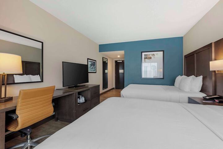 Comfort Inn & Suites Miami International Airport