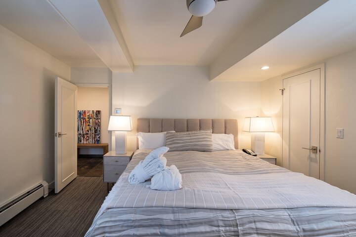 Room 53 of 89