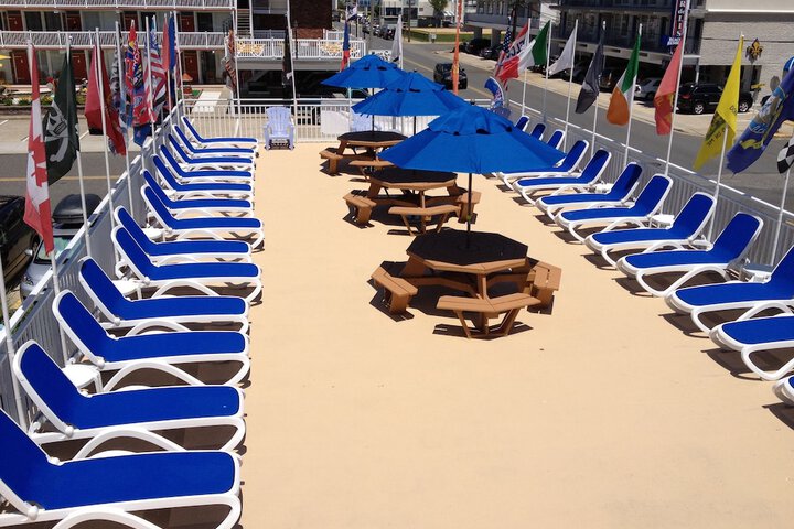Sundeck 40 of 41