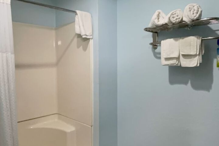 Room 32 of 42