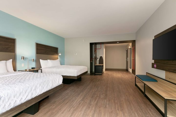 Room 21 of 40