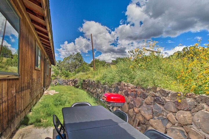 Peaceful Ranch Cabin 3 Mi to Becker Lake!