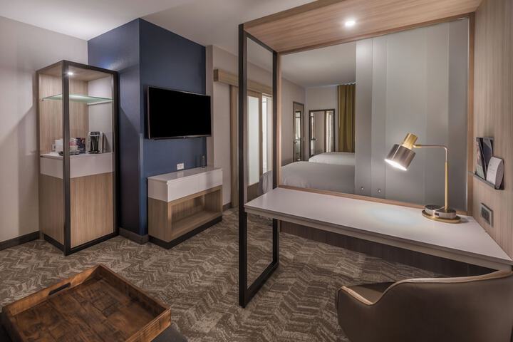 Room 15 of 19