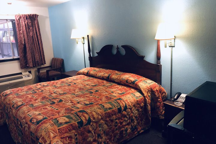 Room 8 of 21