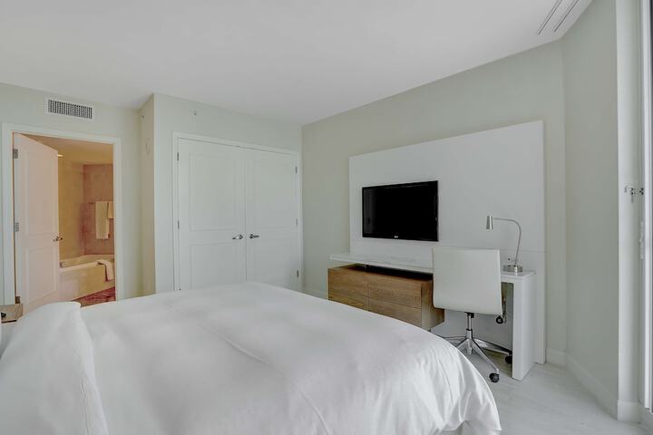 Room 32 of 127