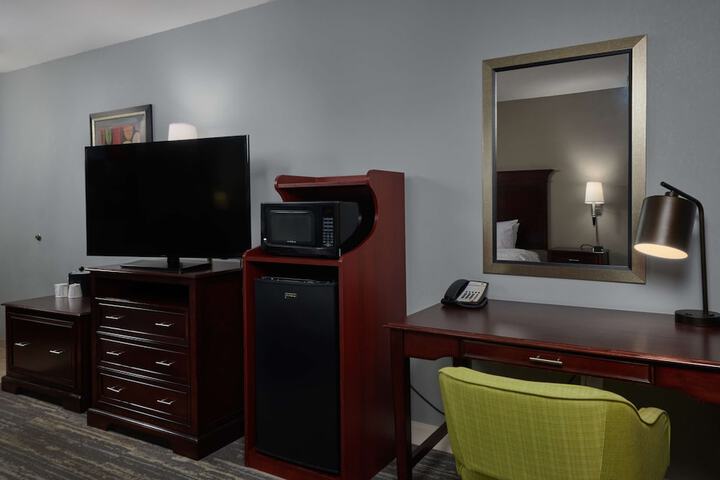 Lounge 79 of 85