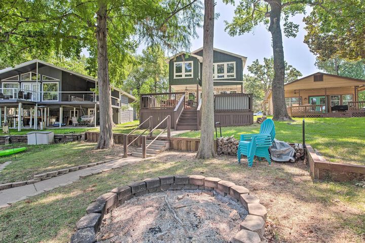 Tool Waterfront Home w / Hot Tub & Fire Pit!