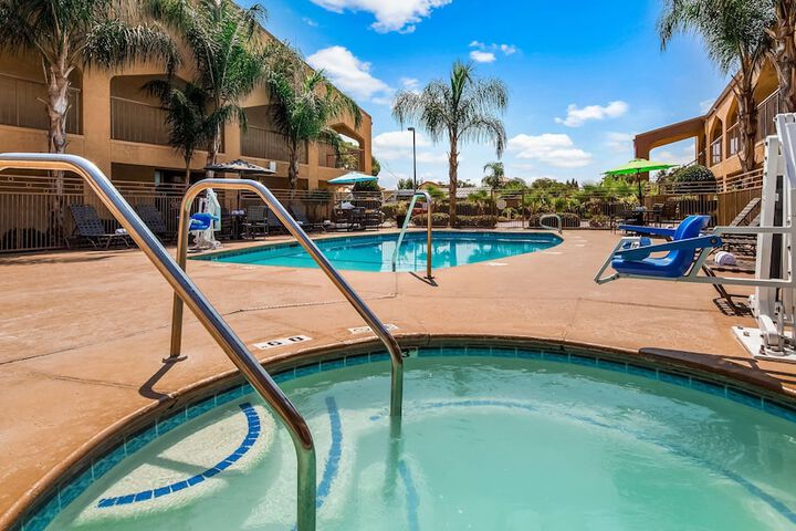 Pool 4 of 14