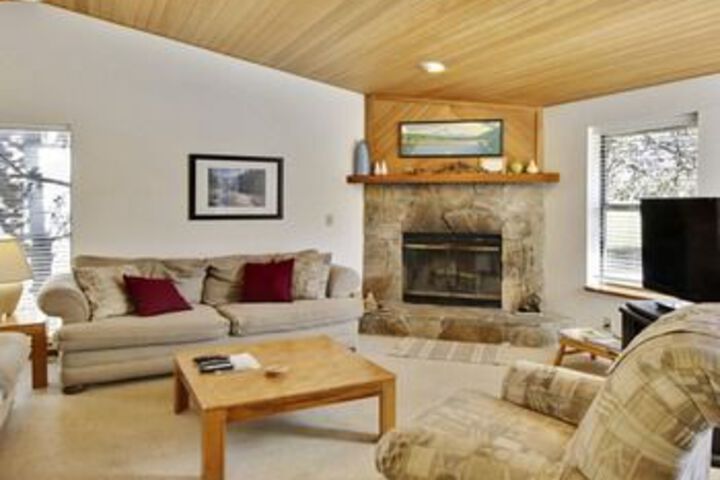 Fairway Village Condominiums