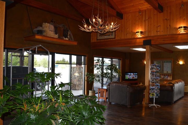 Brandin Iron Inn