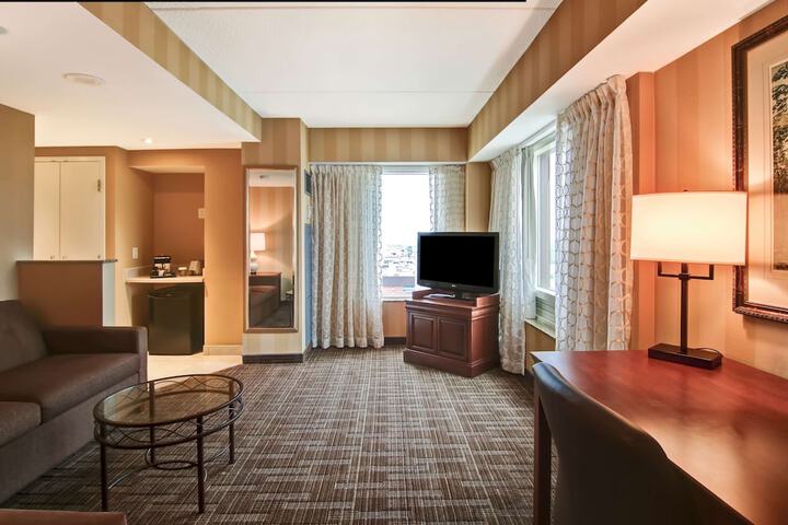 DoubleTree Fallsview Resort & Spa by Hilton Niagara Falls