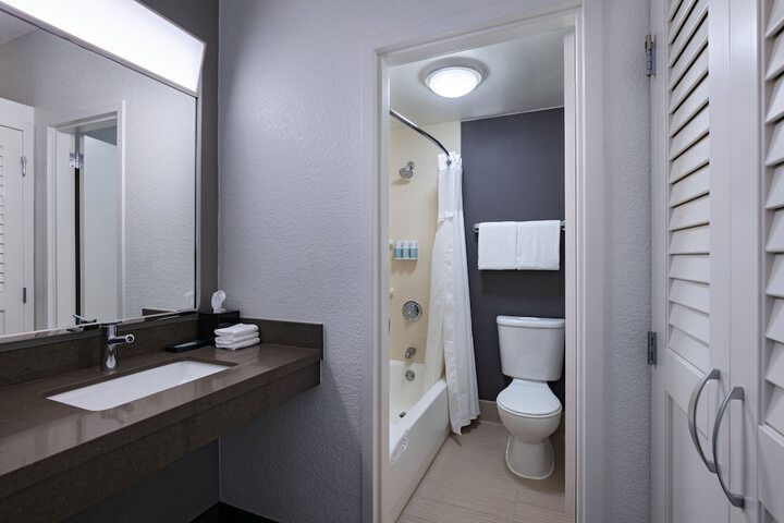 Courtyard by Marriott Fort Worth University Drive
