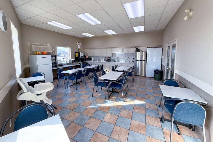 Super 8 by Wyndham Medicine Hat AB