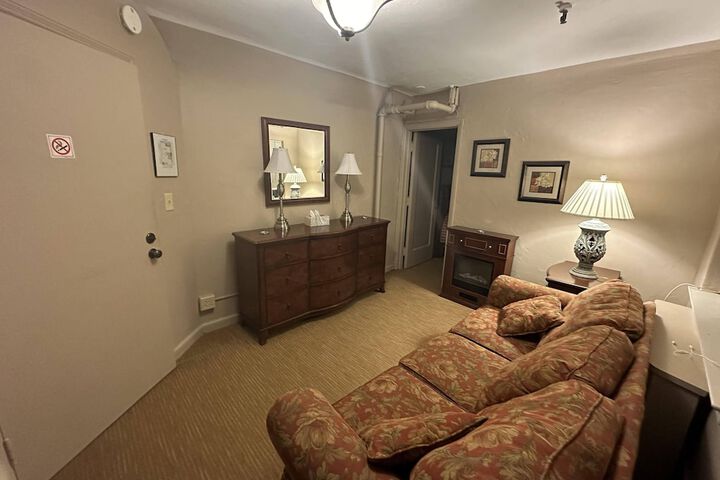 Room 47 of 65