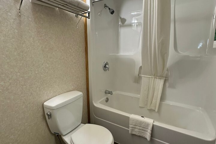 Room 32 of 68