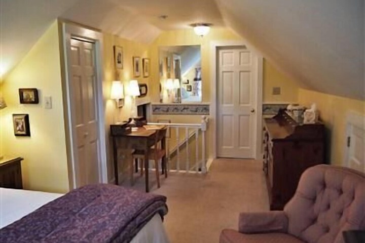 Admiral Peary Inn Bed & Breakfast
